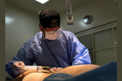 Milton Seigi Hayashi alerta para os riscos e reforça a importância do acompanhamento médico especializado após cirurgias plásticas.