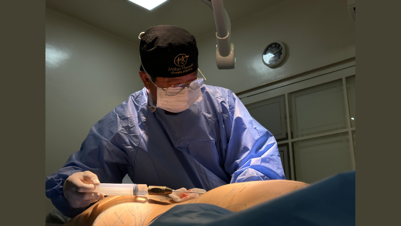 Milton Seigi Hayashi alerta para os riscos e reforça a importância do acompanhamento médico especializado após cirurgias plásticas.