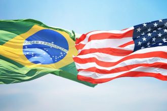 Brasil supera os EUA em ranking de democracia: o que isso revela sobre o cenário político global